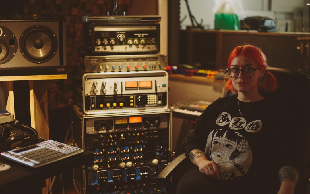 EN LOS CONTROLES: Mujeres Productoras Musicales